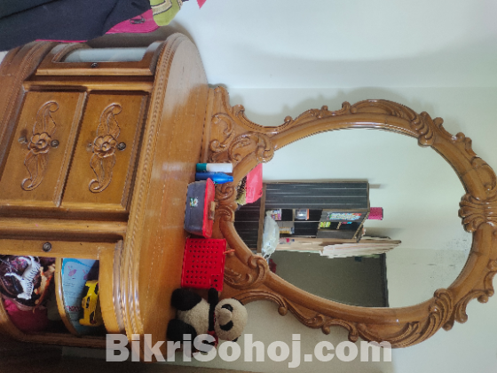Dressing table